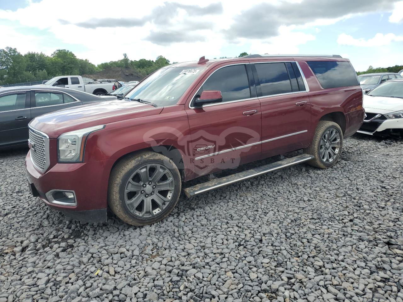 GMC Yukon DENALI 6.2L  8 2016