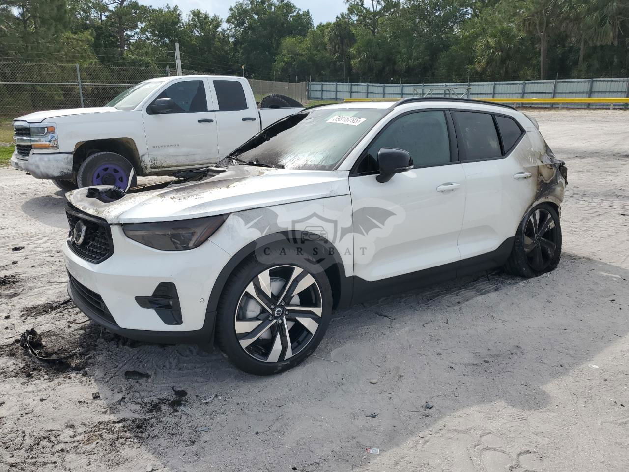 Volvo XC40 PLUS 2.0L  4 2025