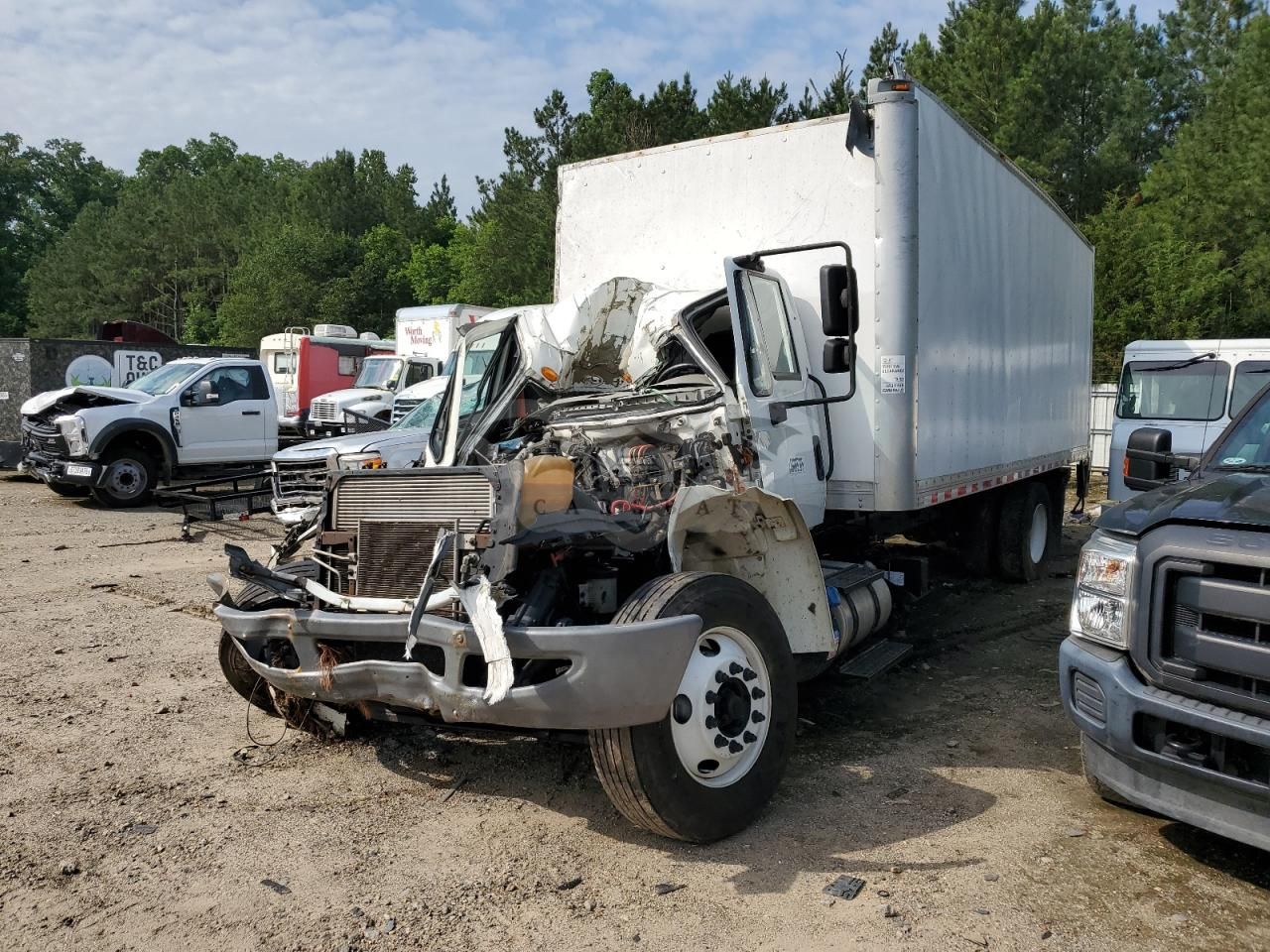 International DuraStar / 4000 4300 6.7L 6 2017