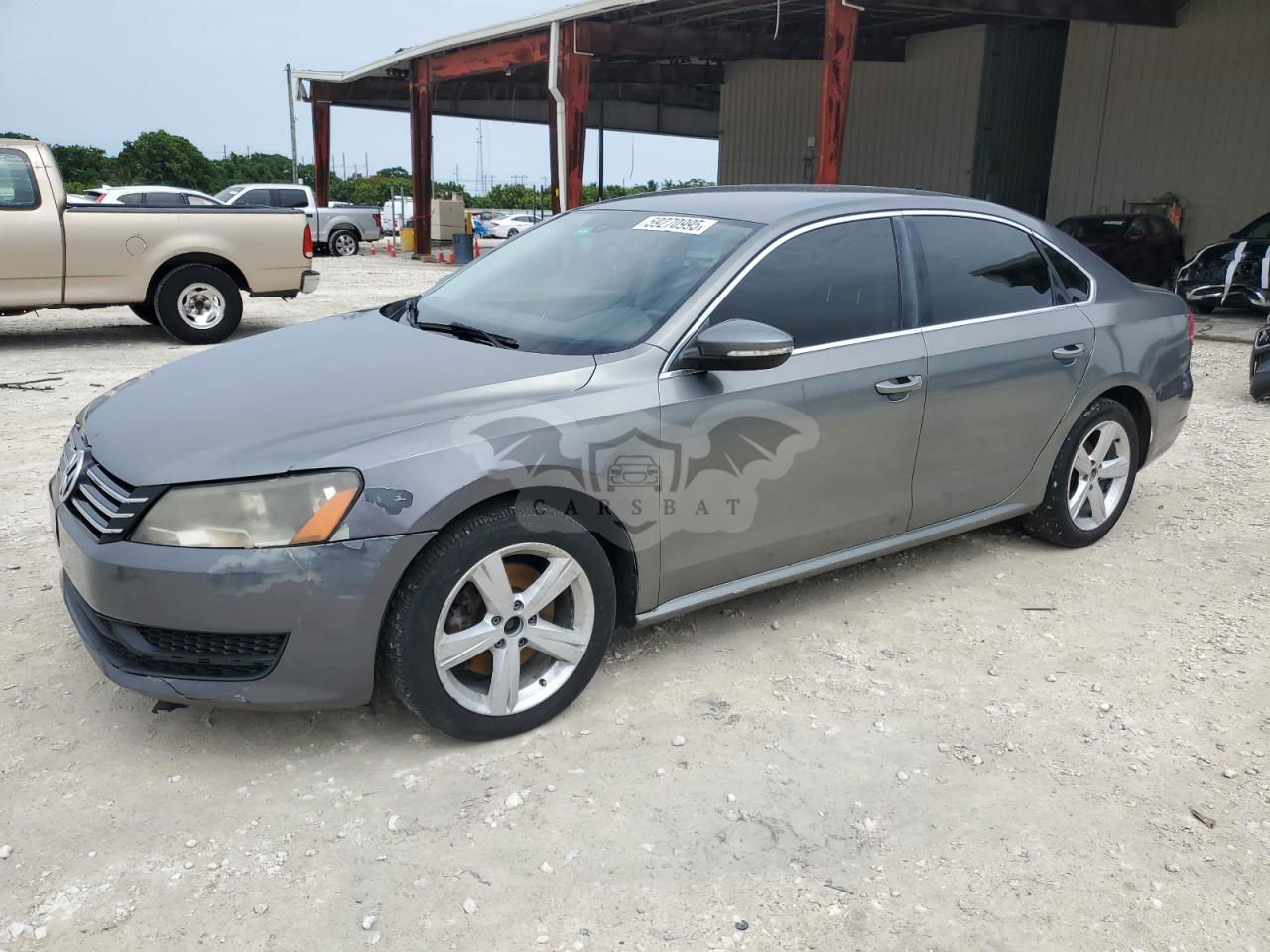 Volkswagen Passat SE 2.5L  5 2012
