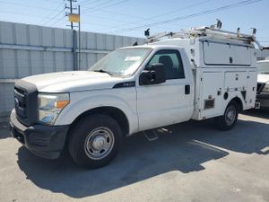 Ford F-350 SUPER DUTY 6.2L 8 2013