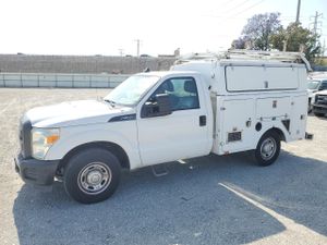 Ford F-350 SUPER DUTY 6.2L 8 2013