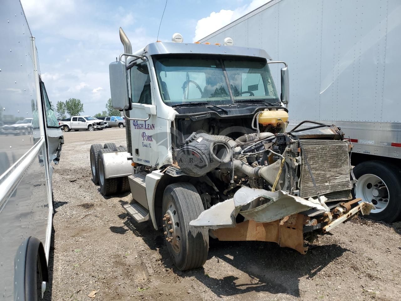 Freightliner Columbia COLUMBIA 10.8L 6 2015