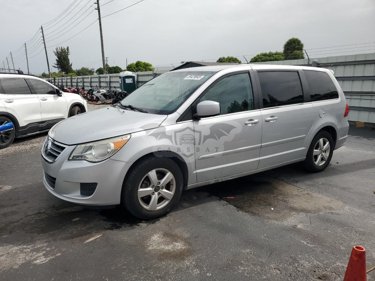 Volkswagen Routan SE 3.8L 6 2010