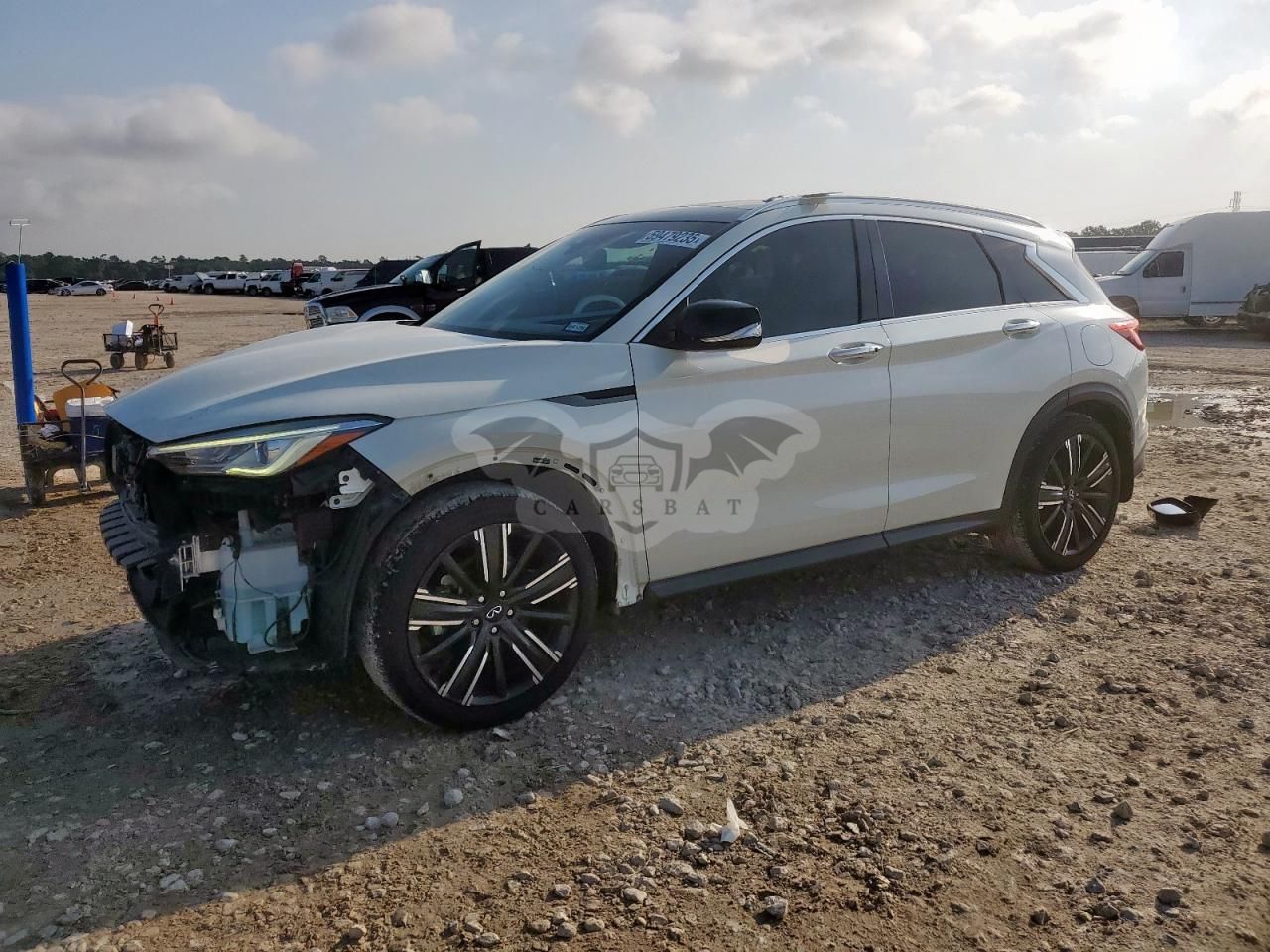 Infiniti QX50 LUXE 2.0L 4 2021