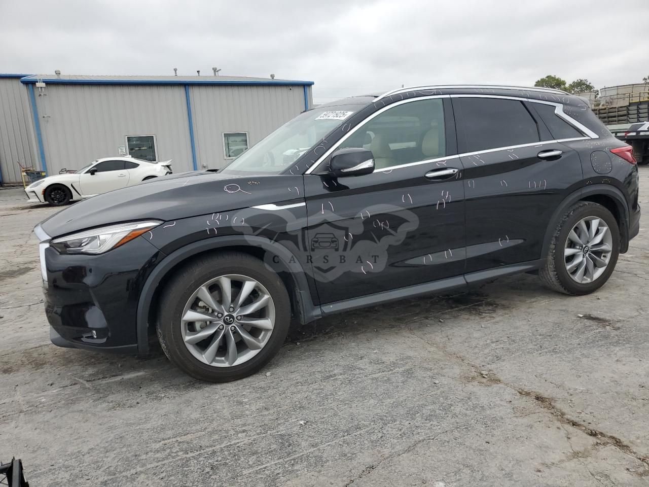 Infiniti QX50 ESSENTIAL 2.0L 4 2021