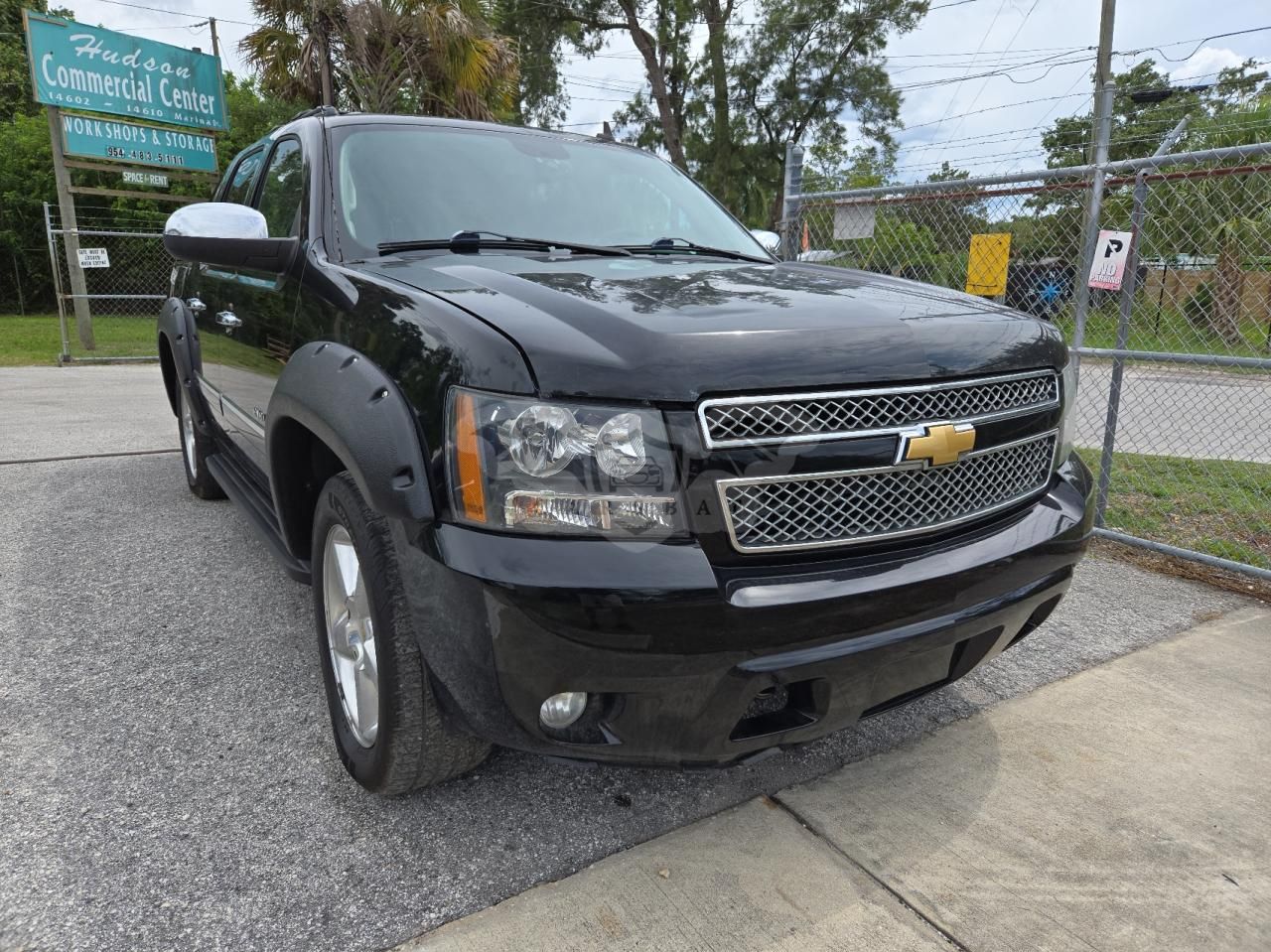 Chevrolet Avalanche LTZ 5.3L 8 2013