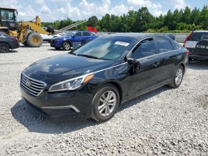 Hyundai Sonata SE 2.4L 4 2015