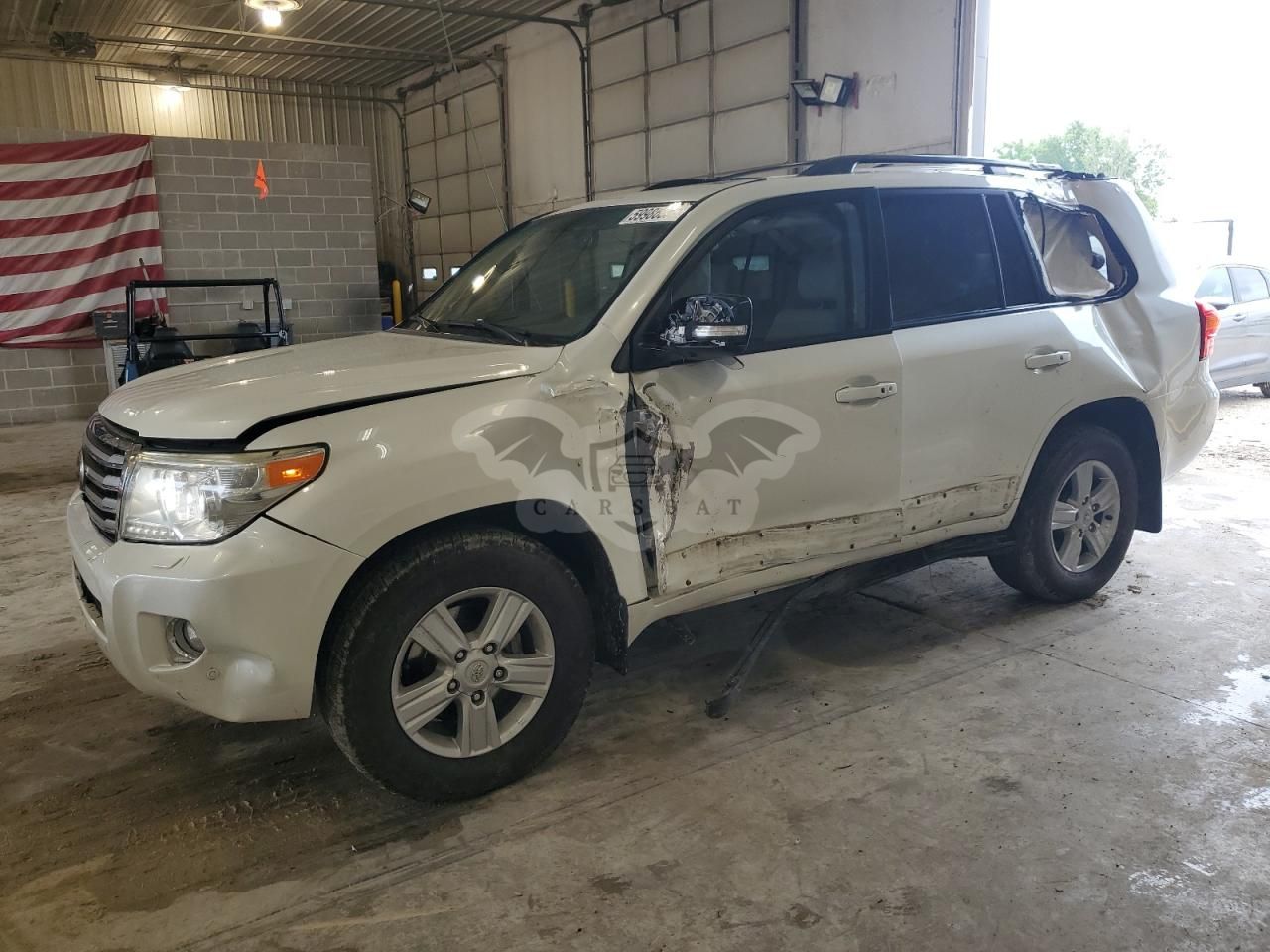 Toyota Land Cruiser 5.7L 8 2013