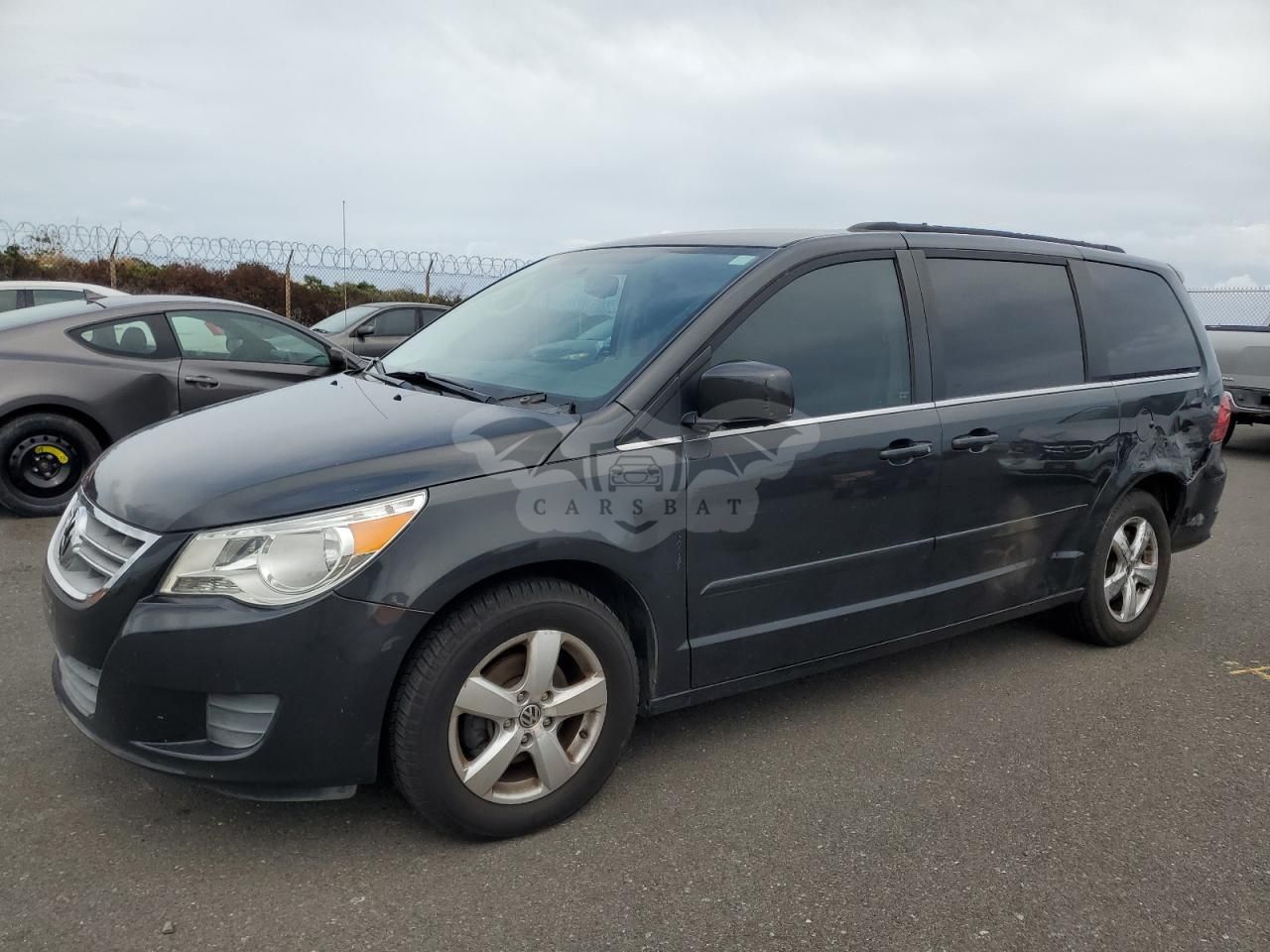 Volkswagen Routan SE 3.6L 6 2011