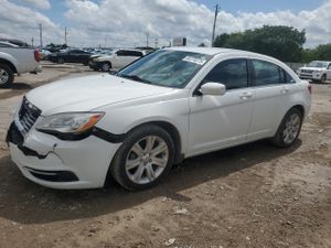 Chrysler 200 TOURING 2.4L 4 2013