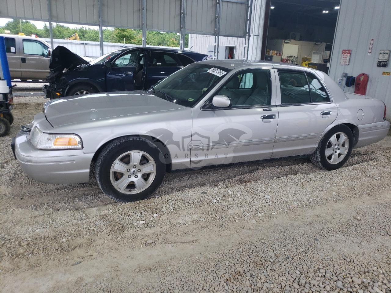 Ford Crown LX 4.6L 8 2011