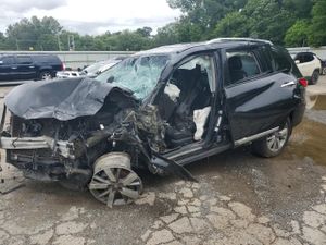 Nissan Pathfinder S 3.5L 6 2015