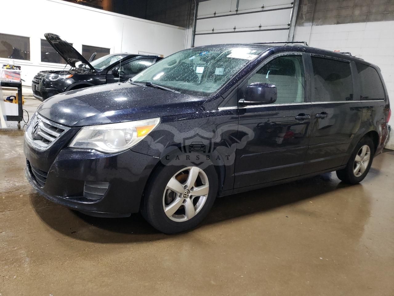 Volkswagen Routan SE 3.6L 6 2011