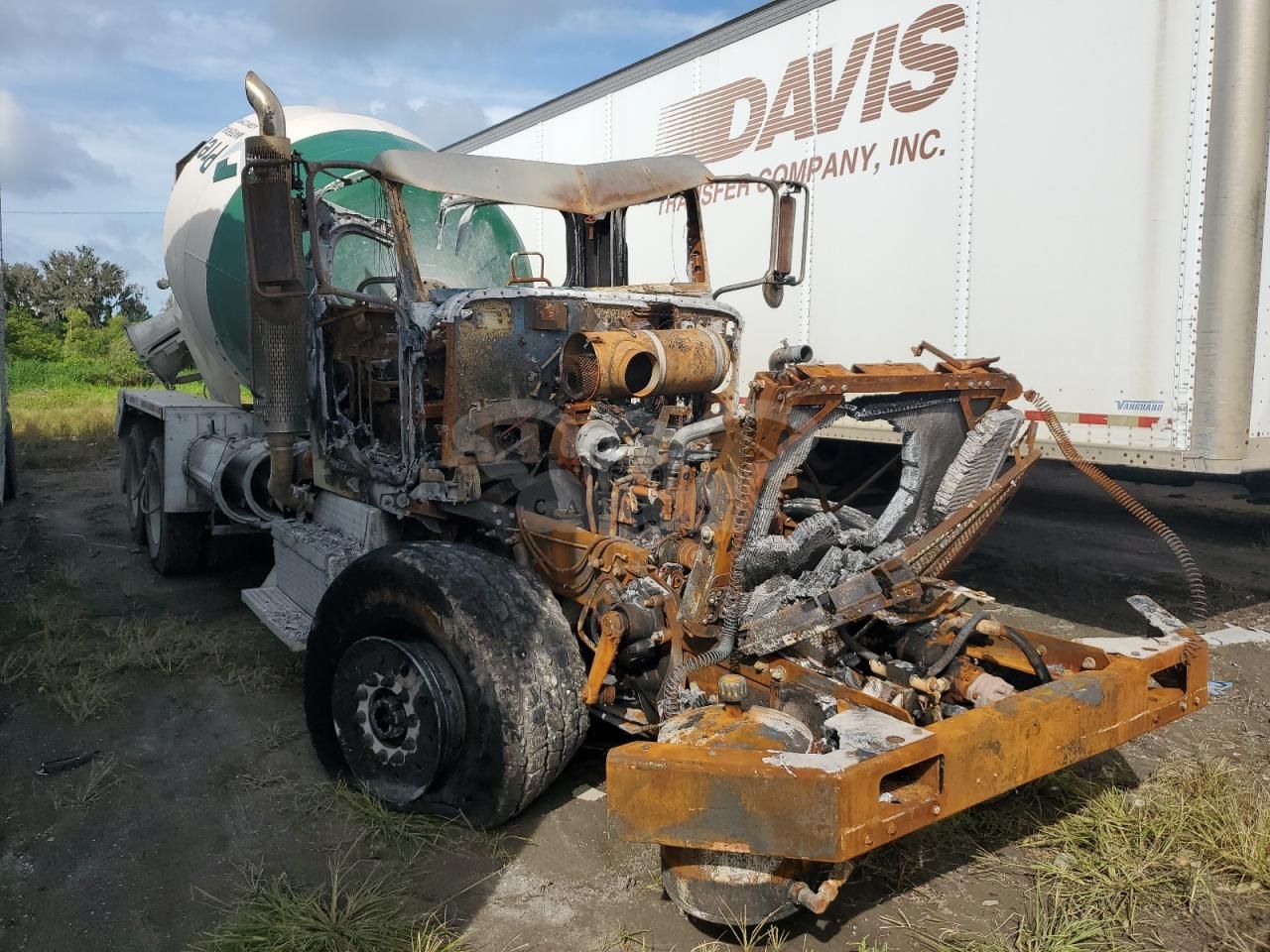 Peterbilt 365/367 8.9L 6 2015