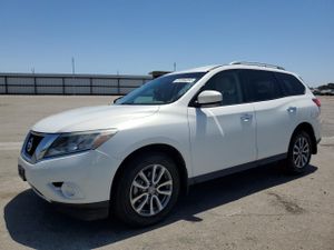 Nissan Pathfinder S 3.5L 6 2013