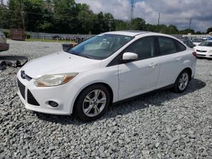 Ford Focus SE 2.0L 4 2014