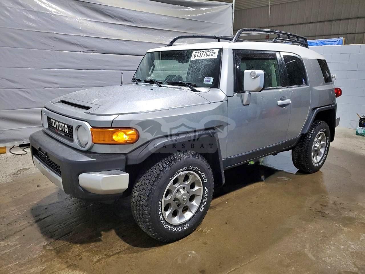 Toyota FJ Cruiser 4.0L 6 2012