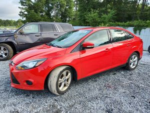 Ford Focus SE 2.0L 4 2014