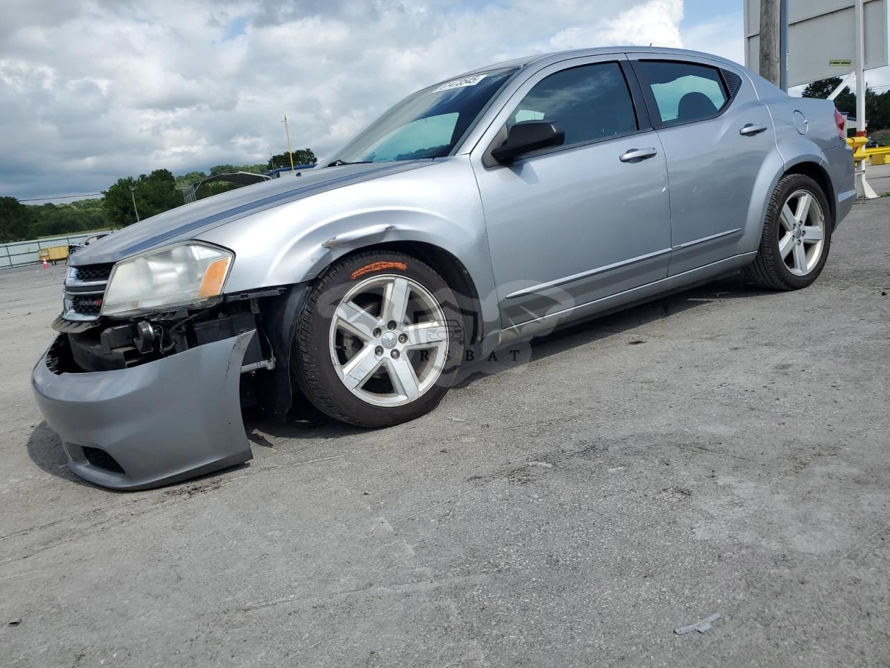 Dodge Avenger SE 2.4L 4 2013