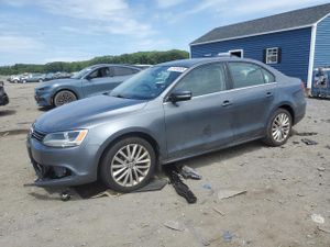 Volkswagen Jetta SEL 2.5L 5 2013
