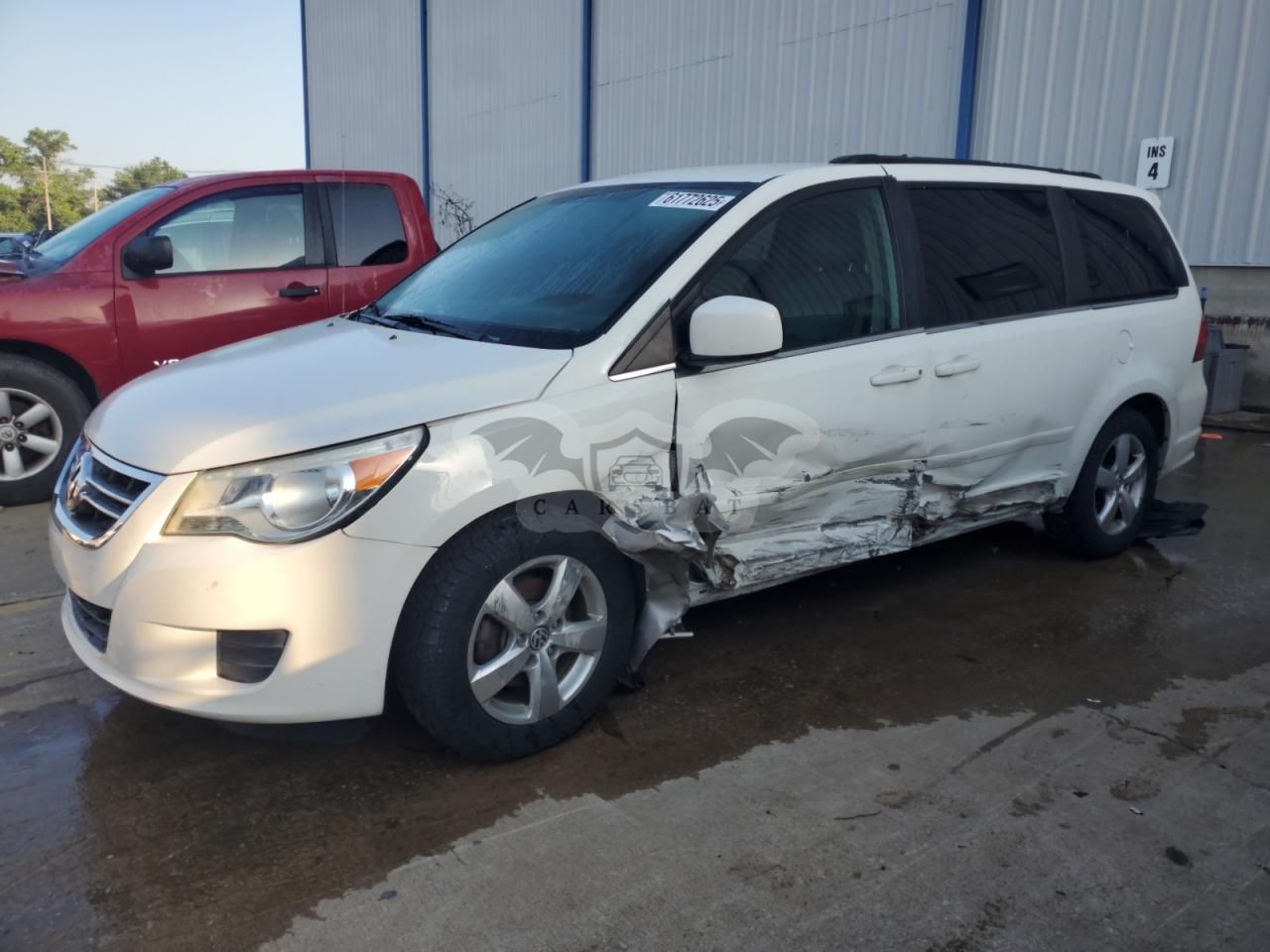 Volkswagen Routan SE 3.6L 6 2011