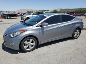 Hyundai Elantra GLS 1.8L 4 2013