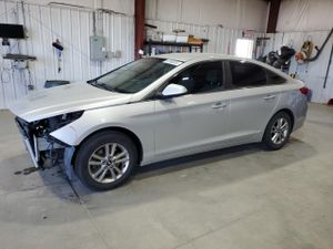 Hyundai Sonata SE 2.4L 4 2015