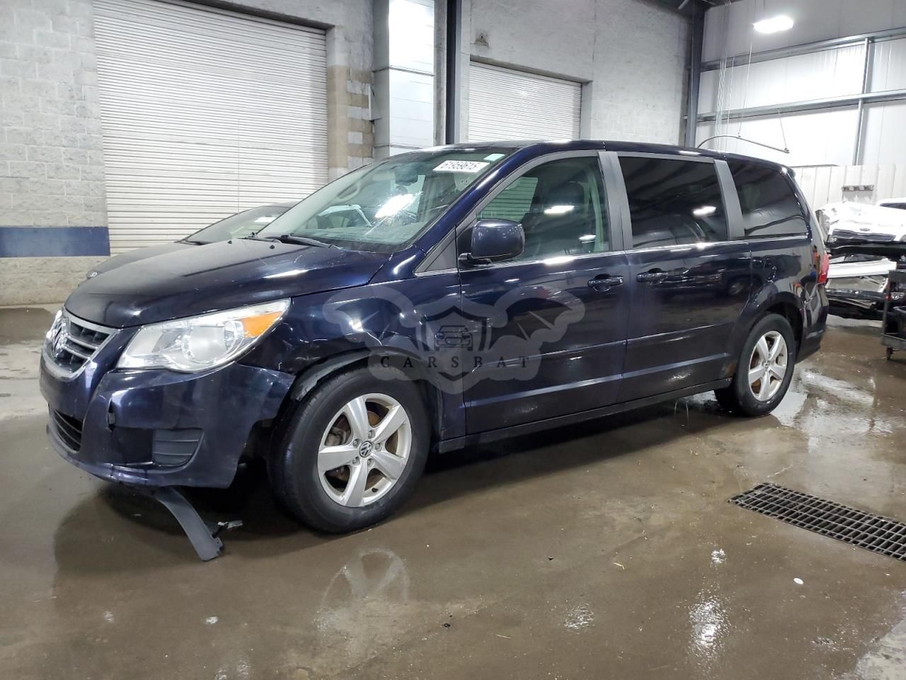 Volkswagen Routan SE 3.8L 6 2010