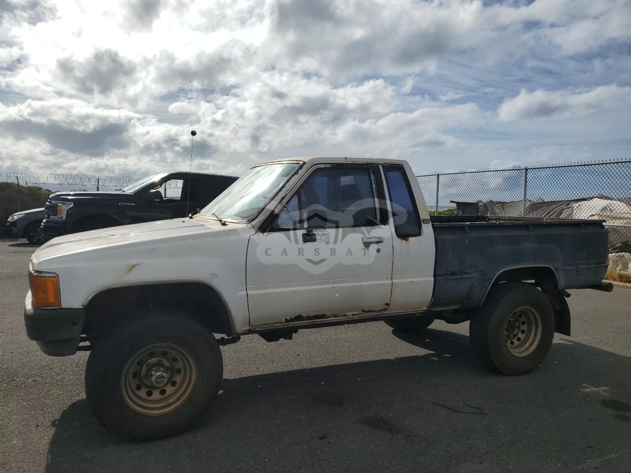 Toyota Hilux XTRACAB RN66 SR5 2.4L 4 1984
