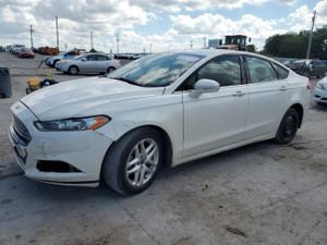 Ford Fusion SE 2.5L 4 2013