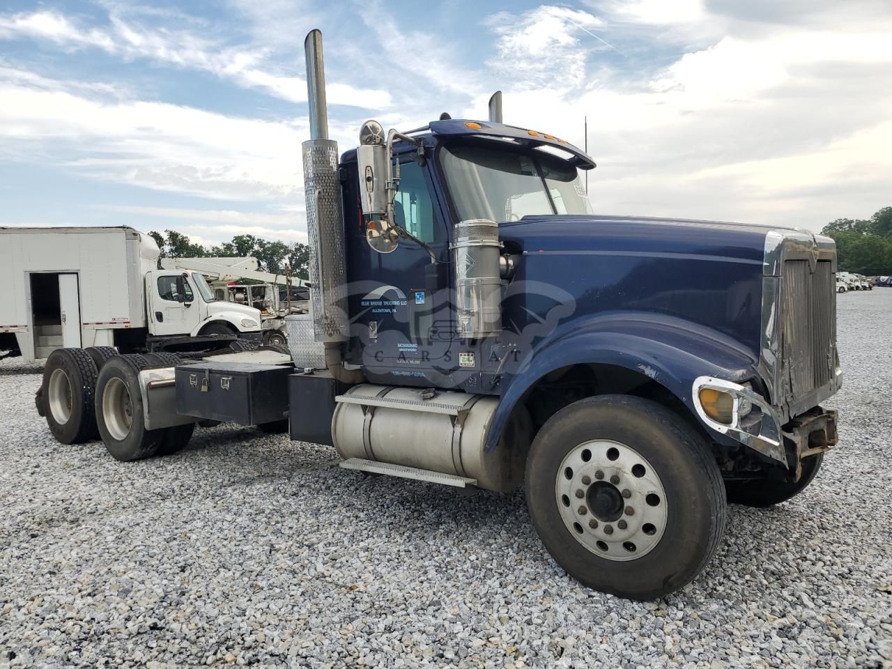 International 9000 Series 9900I 6 2001