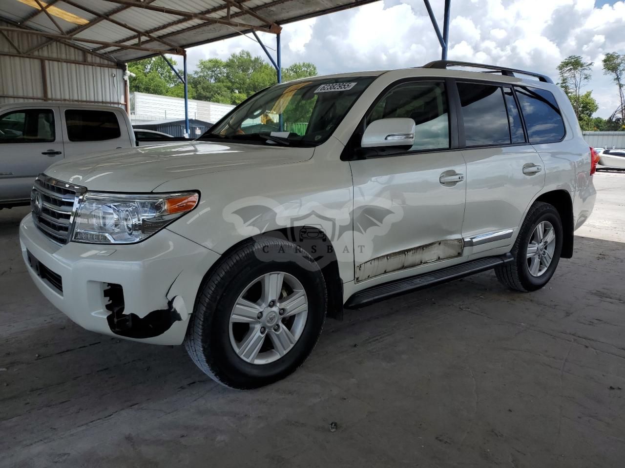 Toyota Land Cruiser 5.7L 8 2015
