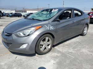 Hyundai Elantra GLS 1.8L 4 2013