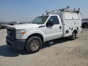Ford F-350 SUPER DUTY 6.2L 8 2013