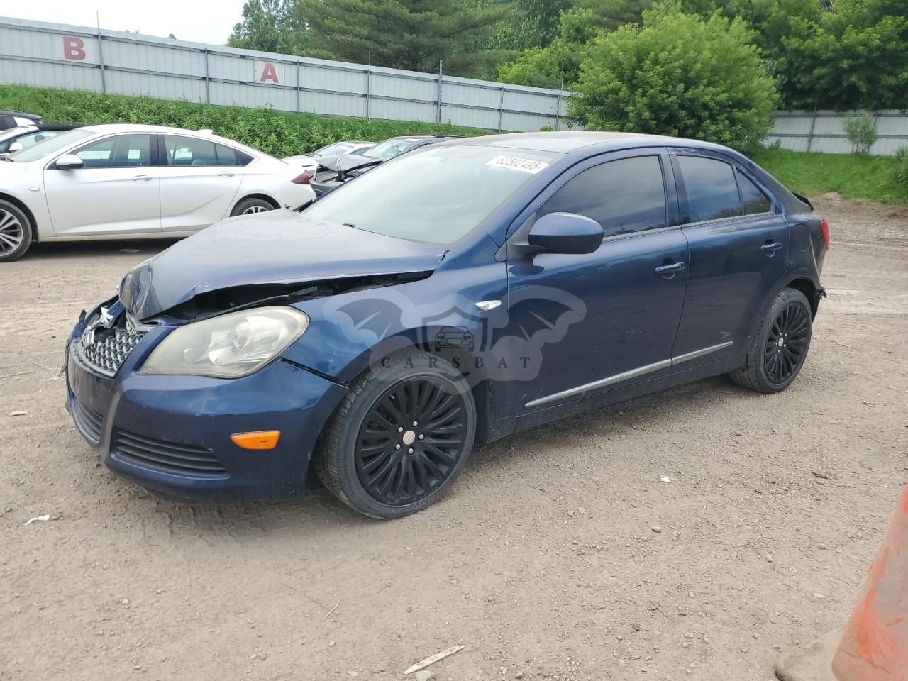 Suzuki Kizashi SE 2.4L 4 2011