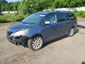 Toyota Sienna LE 3.5L 6 2014