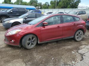 Ford Focus SE 2.0L 4 2014