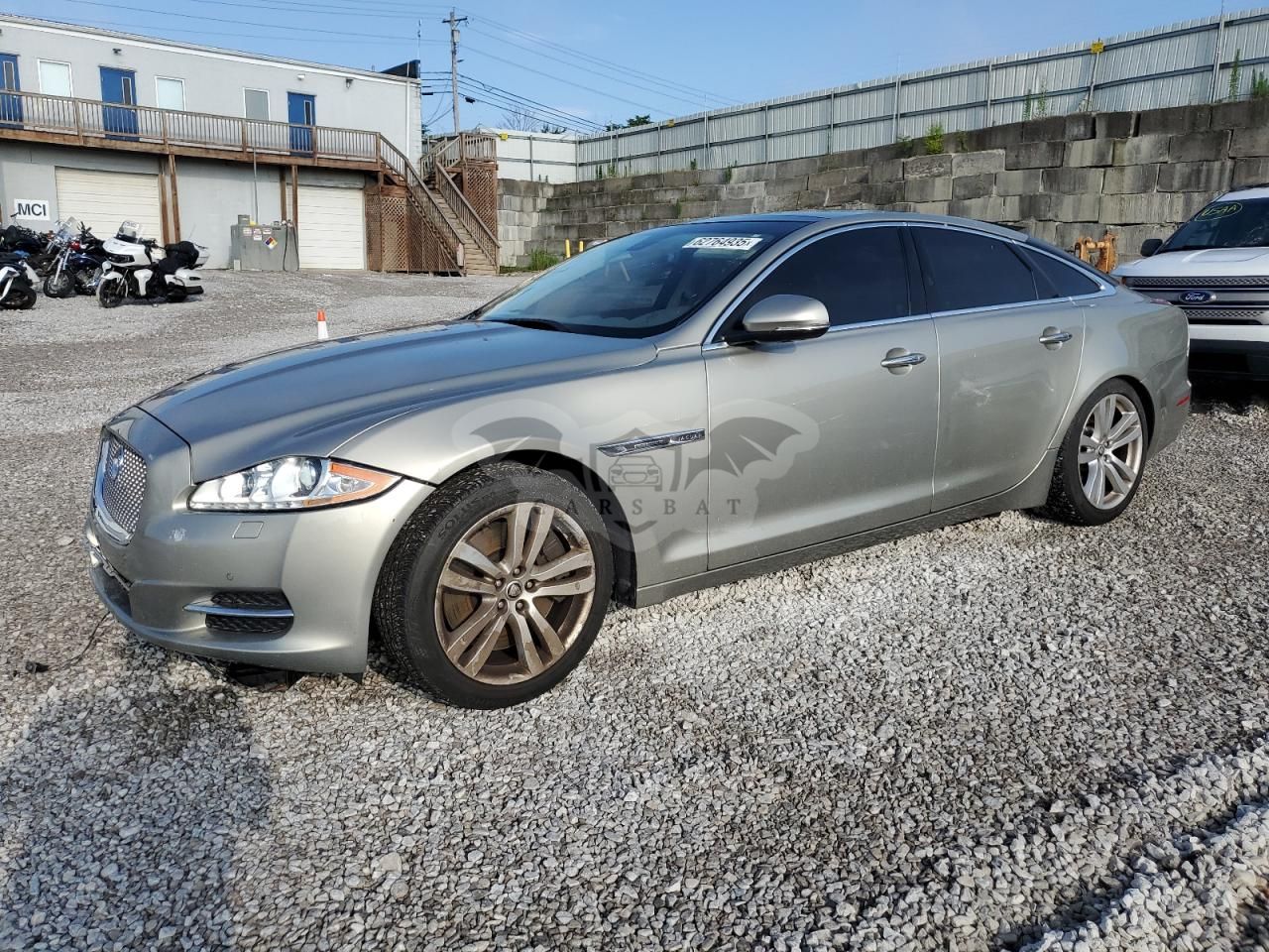 Jaguar XJ SUPERCHARGED 5.0L 8 2011