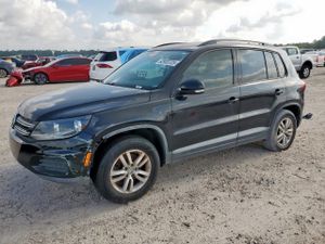 Volkswagen Tiguan S 2.0L 4 2015