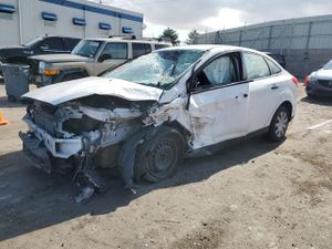 Ford Focus S 2.0L 4 2015