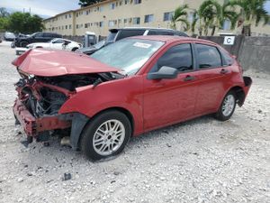 Ford Focus SE 2.0L 4 2010