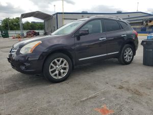 Nissan Rogue S 2.5L 4 2013