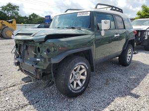 Toyota FJ Cruiser 4.0L 6 2014