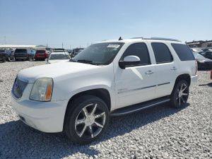 GMC Yukon DENALI 6.2L 8 2011