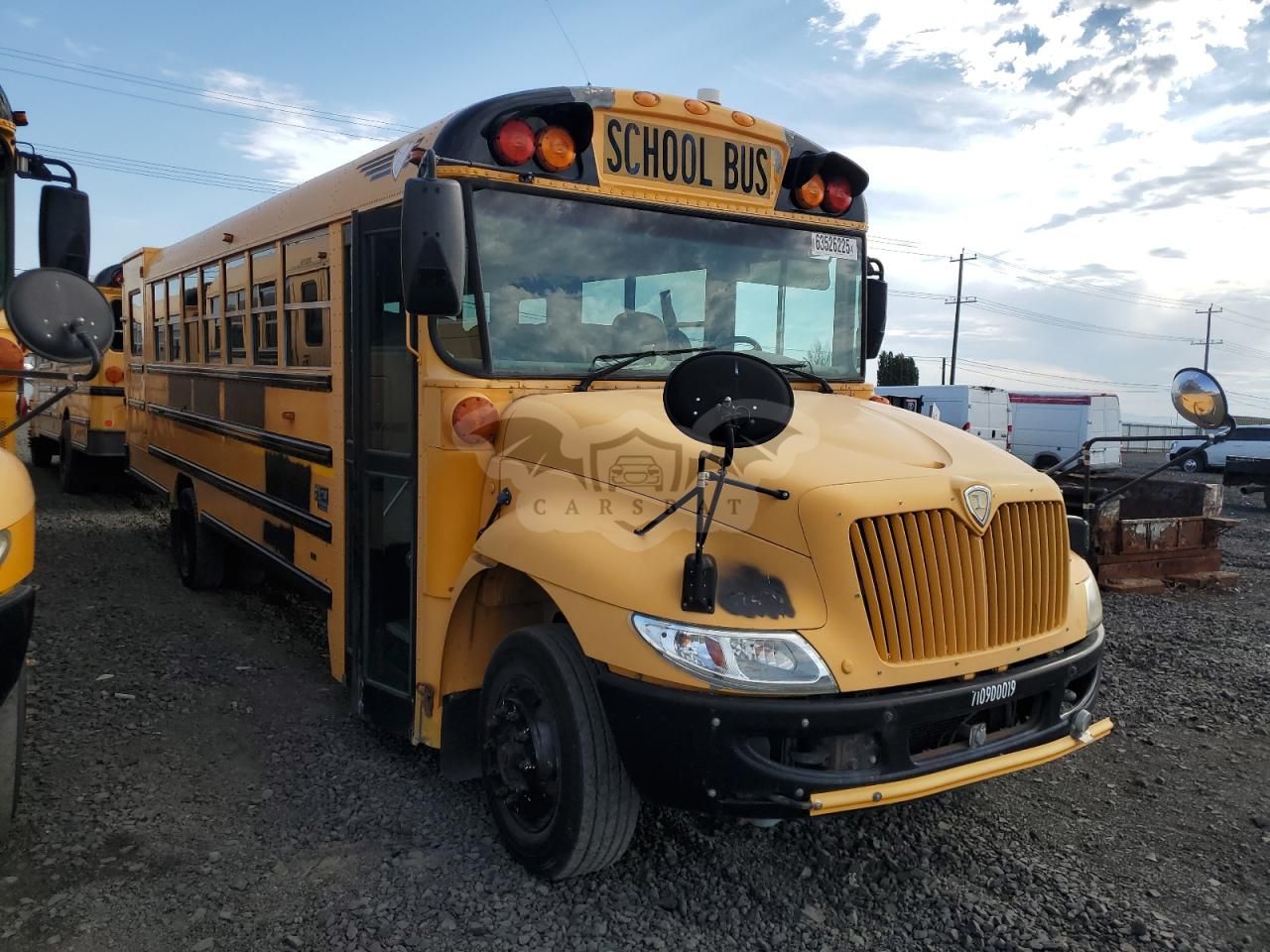 IC Corporation CE Series CE 6.4L 8 2009