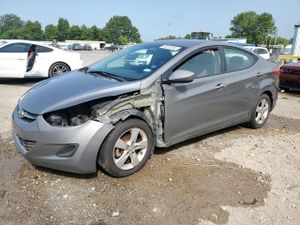 Hyundai Elantra GLS 1.8L 4 2013