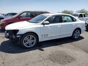 Volkswagen Passat SEL 2.0L 4 2013