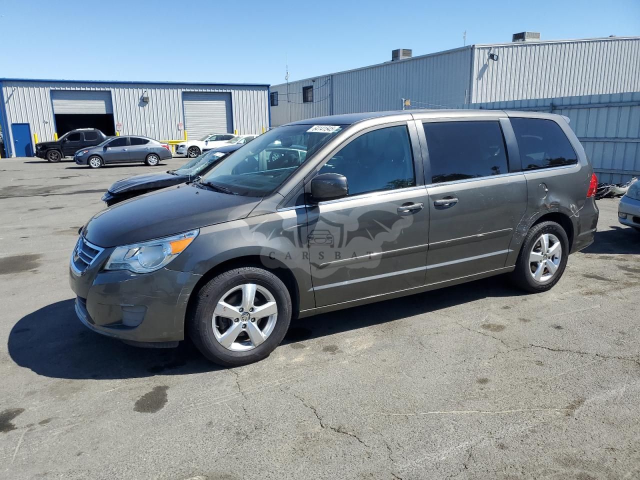 Volkswagen Routan SE 3.8L 6 2010