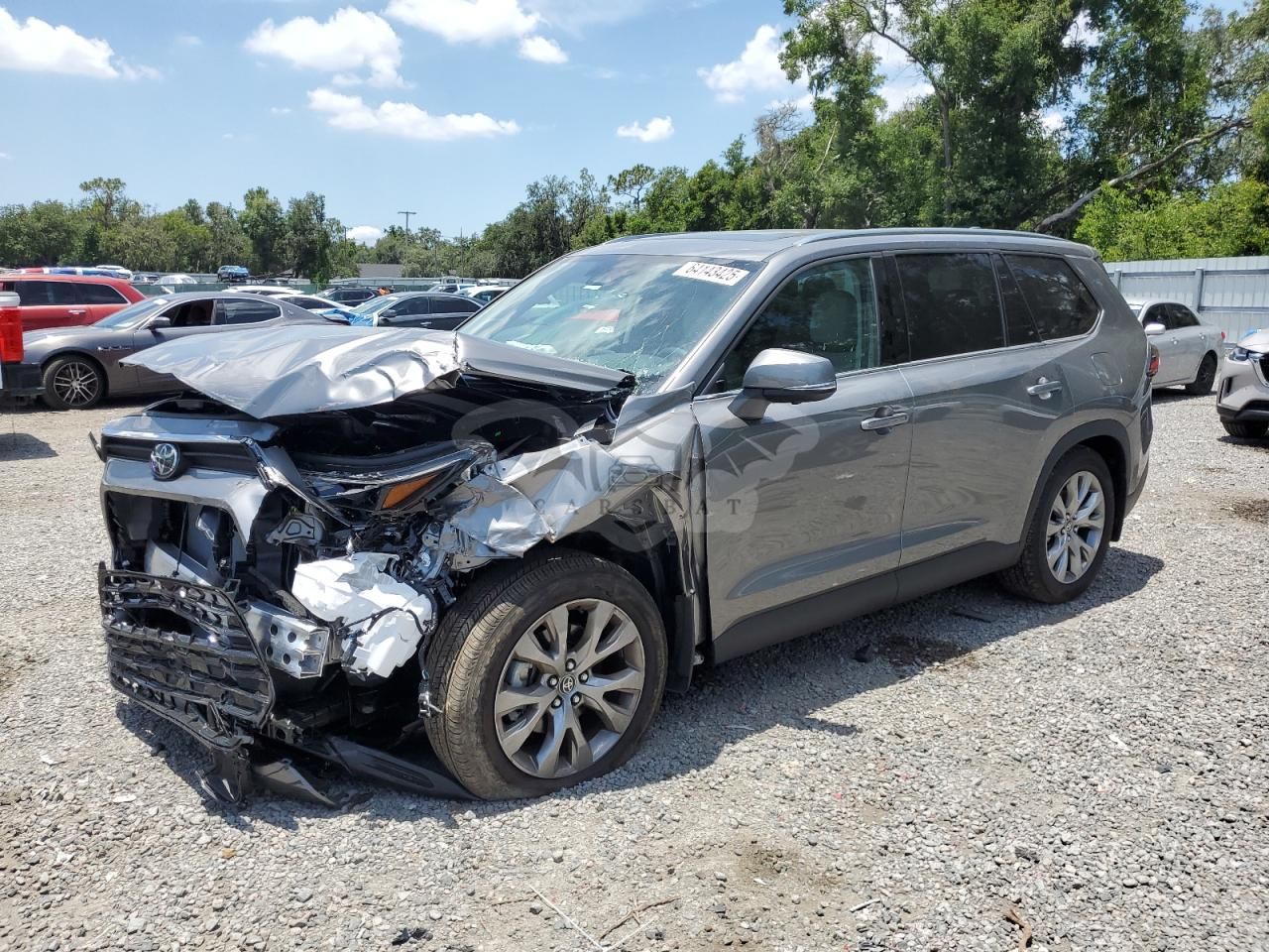 Toyota Grand Highlander LE 2.4L 4 2025